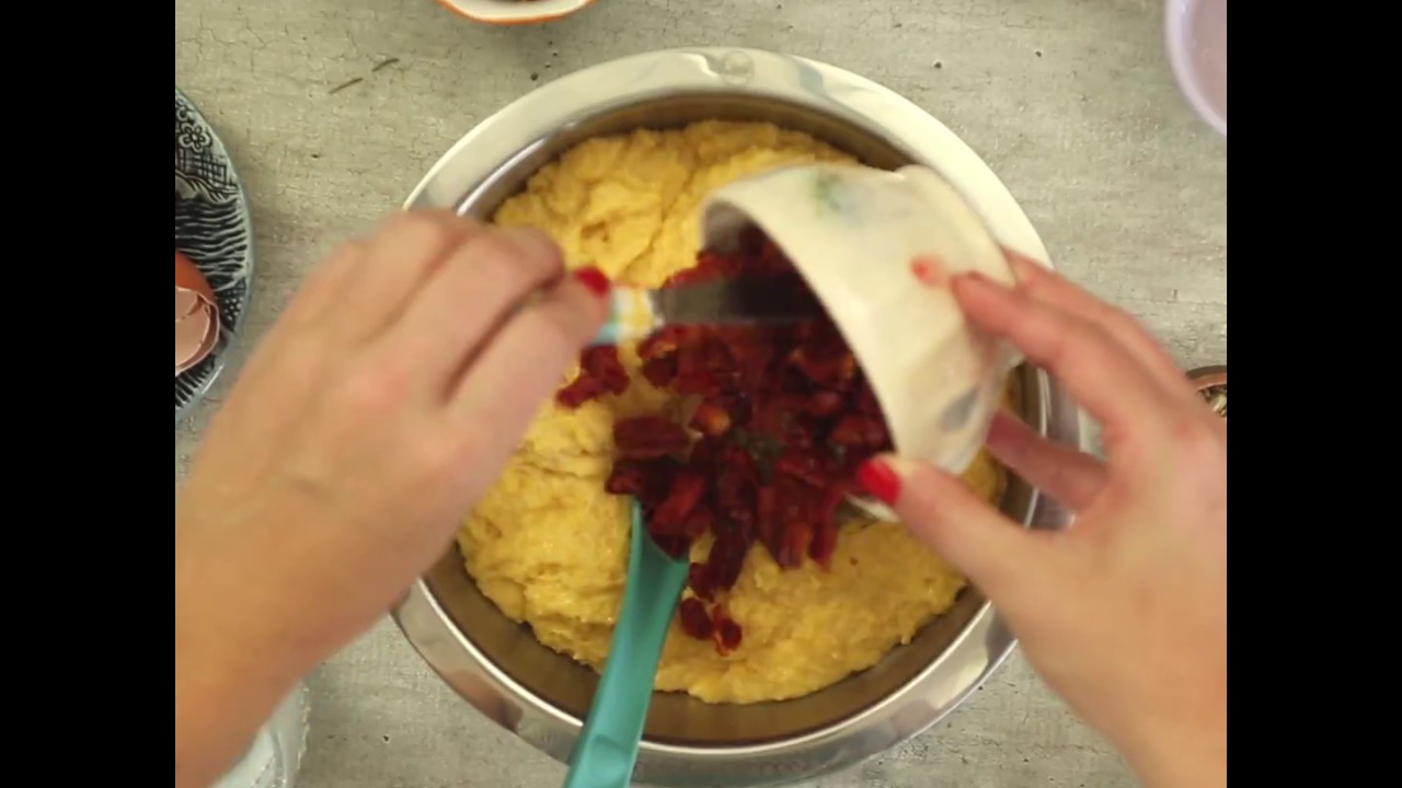 Chile de pan de maiz con paleta de cerdo en olla programable